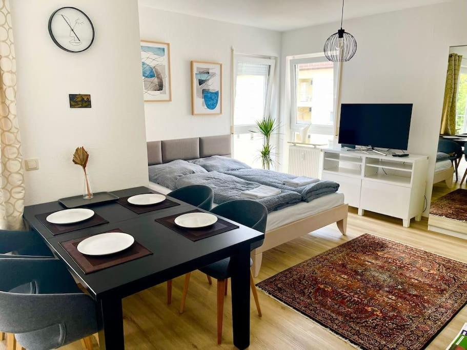 Sonniges Apartment In Ruhiger Und Zentraler Lage Pforzheim Kültér fotó